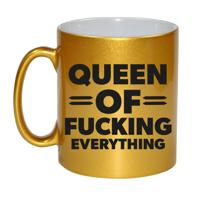 Feest cadeau koffie/thee mok voor Queen - goud - Queen of everything - keramiek - 300 ml