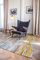 Louis de Poortere - 8873 Sari Blue Yellow Mix - 290x390 cm Vloerkleed Louis de Poortere - 8873 Sari Blue Yellow Mix - 290x390 cm Vloerkleed