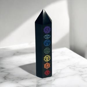 Obsidiaan Chakra Obelisk - Spirituele beelden - Spiritueelboek.nl
