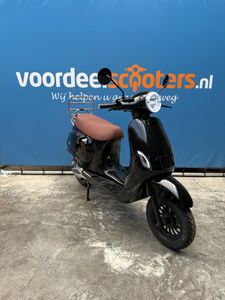 Senzo RivaLux Electric Zwart 45 Km/h Tweedekans - Elektrische Scooter