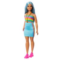 Mattel Fashionistas pop #218 met blauw haar, regenboogtopje en blauwgroen rokje pop 65e verjaardag