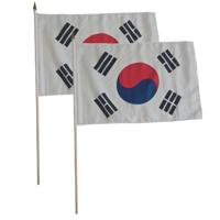 2x zwaaivlag zuid-korea - wit - polyester - 30x45 cm - op stok - feestversiering