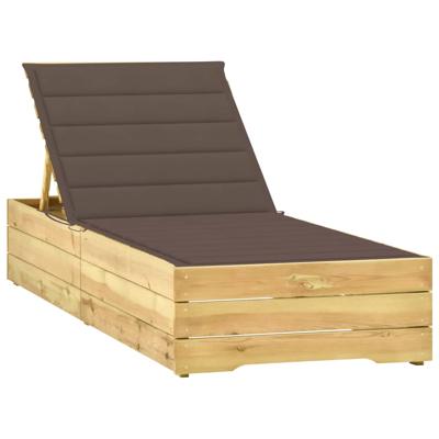 Ligbed met taupe kussen geïmpregneerd grenenhout