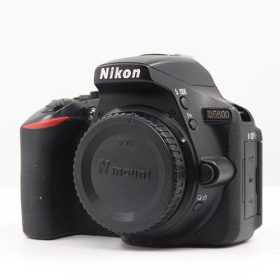 Nikon D5600 body occasion
