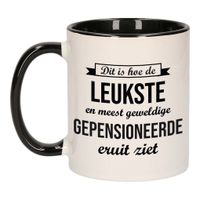 Hoe de leukste gepensioneerde eruitziet mok / beker wit met zwart bedankt cadeau collega 300 ml - thumbnail