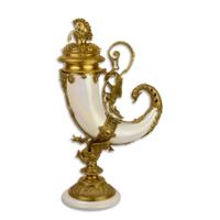 A BRONZE MOUNTED PORCELAIN CORNUCOPIA HORN