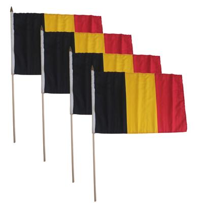 Grote zwaaivlag Belgie - Set van 4x stuks - 30 x 45 cm - polyester - Luxe - Belgie versiering - vlag