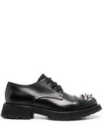 Alexander McQueen derbies à détails de clous - Noir