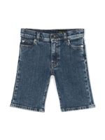 Dolce & Gabbana Kids short en jean à plaque logo - Bleu