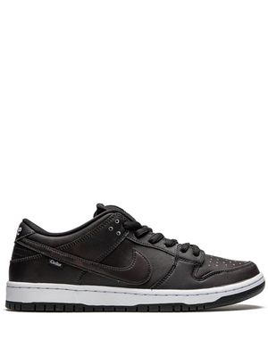 Nike x Civilist basket SB Dunk Low - Noir