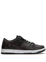 Nike x Civilist basket SB Dunk Low - Noir