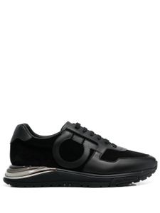 Ferragamo baskets lacées à patch Gancini - Noir