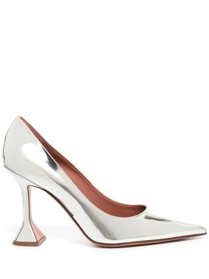 Amina Muaddi escarpins Amina 96 mm à design métallisé - Argent