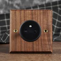 RetroLux Zwart Walnoot 1-4 Gang Wandschakelaar met Messing Toggle
