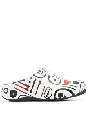 10 CORSO COMO x Fitflop SHUV mules imprimées - Blanc