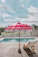 Bali parasol - Fuchsia met gouden franje - 250cm Bali parasol - Fuchsia met gouden franje - 250cm