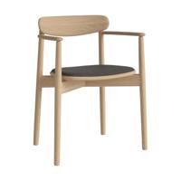 Bolia Merge eetkamerstoel met arm Soil Dark Brown wit gepigmenteerd geolied eiken