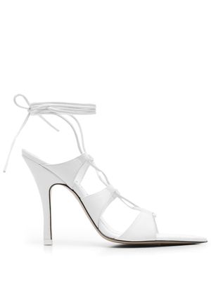 The Attico sandales Renee 120 mm à lacets - Blanc