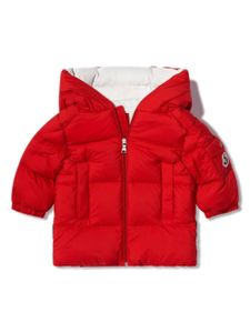 Moncler Enfant doudoune à patch logo - Rouge