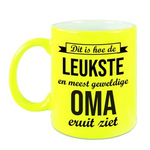 Leukste en meest geweldige oma cadeau koffiemok / theebeker neon geel 330 ml