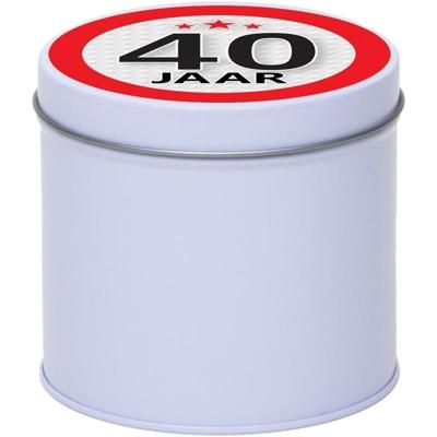 Cadeau koek of snoep blik - met 40 jaar opdruk sticker - 10 x 10 cm - Cadeauverpakking verjaardag