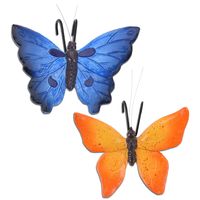 Tuindecoratie bloempothangers vlinder - set 2x - blauw/oranje - kunststeen - 13 x 10 cm