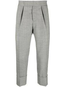 SAPIO pantalon court à imprimé graphique - Gris