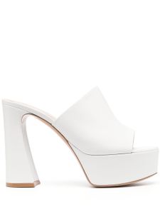 Gianvito Rossi mules en cuir à plateforme - Blanc