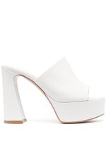 Gianvito Rossi mules en cuir à plateforme - Blanc