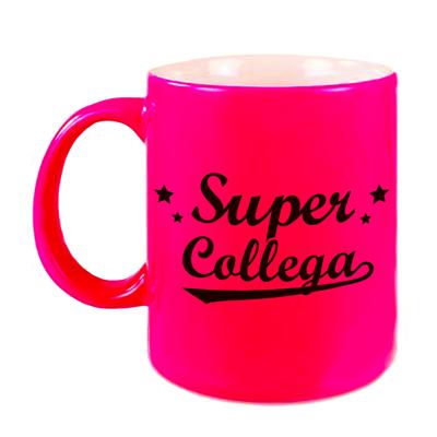 Super collega tekst koffiemok - cadeau beker - 300 ml - neon roze - werk - bedankt - kantoor - keram