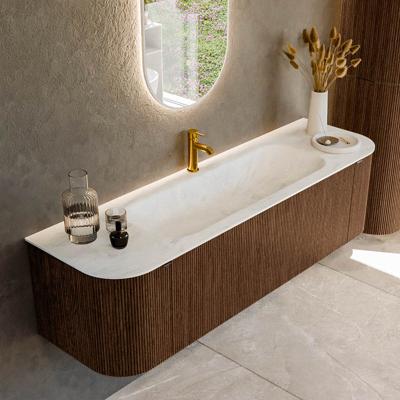 Badmeubel Mondiaz Kurve-Dlux | 160 cm | Meubelkleur Walnut | Wastafelkleur Opalo | Solid surface | Midden spoelbak | 1 kraangat