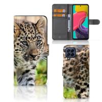Samsung Galaxy M53 | Telefoonhoesje | Met pasjeshouder | Baby Luipaard