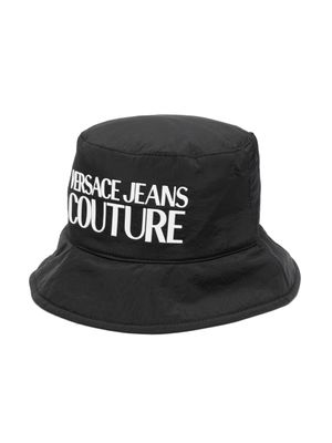 Versace Jeans Couture bob à logo imprimé - Noir