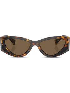 Miu Miu Eyewear lunettes de soleil à monture papillon - Marron