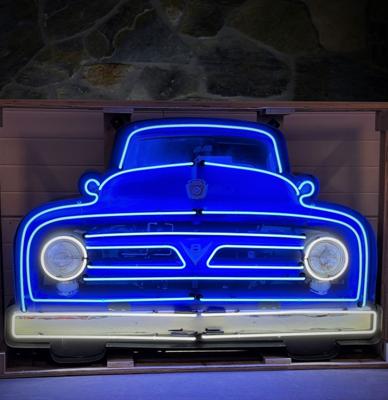 Ford Pickup V8 Autoneus Grill Neon Verlichting XL In Metalen Bak 137 x 76 cm - Wit, Blauw
