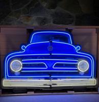 Ford Pickup V8 Autoneus Grill Neon Verlichting XL In Metalen Bak 137 x 76 cm - Wit, Blauw