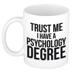 Trust me Psychology degree kado mok / beker wit - Psychologie geslaagd / afstudeer cadeau   -