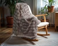 Primaviera Deluxe Pom Rabbit Fur plaid Taupe/Rose 150 x 200 cm