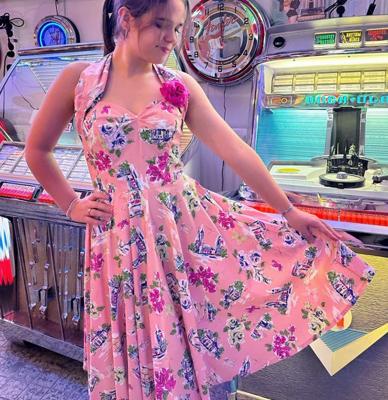 35% korting | Vivien Of Holloway Halterneck Swing Dress Spring Peach Pink-S