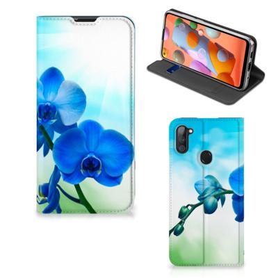 Samsung Galaxy M11 | A11 Smart Cover Orchidee Blauw - Cadeau voor je Moeder Samsung Galaxy M11 | A11 Smart Cover Orchidee Blauw - Cadeau voor je Moeder