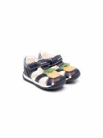 Geox Kids sandales à détails d'appliques - Bleu