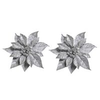 2x Kerstversieringen kerststerren bloemen zilver op clip - Kersthangers - thumbnail