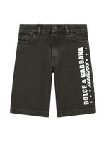 Dolce & Gabbana Kids short en jean à logo imprimé - Noir