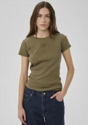 MEW 09 The Mandy Tee | Capers