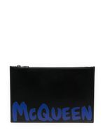 Alexander McQueen pochette en cuir à imprimé graffiti - Noir - thumbnail