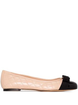 Ferragamo ballerines matelassées - Tons neutres