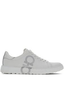 Ferragamo baskets à imprimé Gancini - Blanc