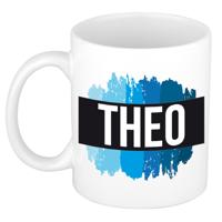Theo naam cadeau koffie mok - beker - met blauw verfstrepen - Cadeau collega - vaderdag