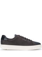 Ferragamo baskets à empiècements contrastants - Gris