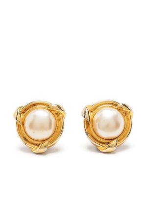 CHANEL Pre-Owned boucles d'oreilles clip à perles artificielles (années 1980)